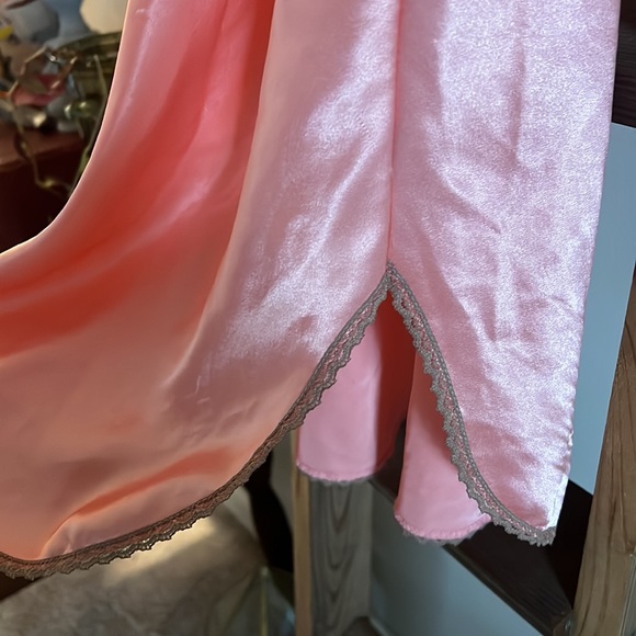 Vintage Val Mode Lingerie Satin Slip | Size Medium | Satin Intimates | Pink Slip - Picture 3 of 6